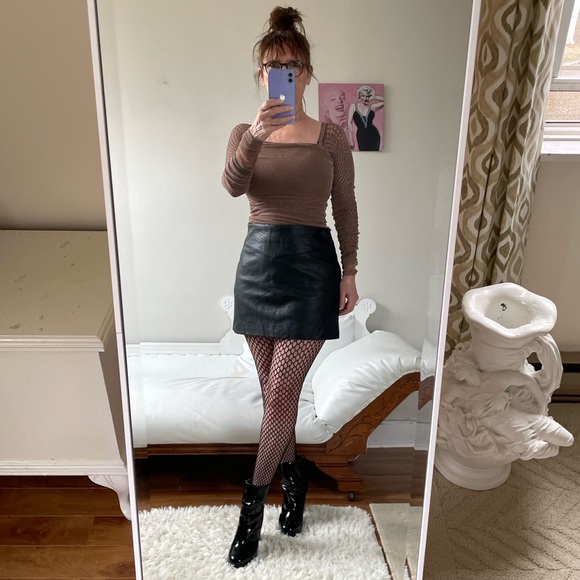 NUDE SILVER METALLIC LAME LONG RUCHED SLEEVE TOP LINED SHEER CROP STRETCH - Picture 1 of 10